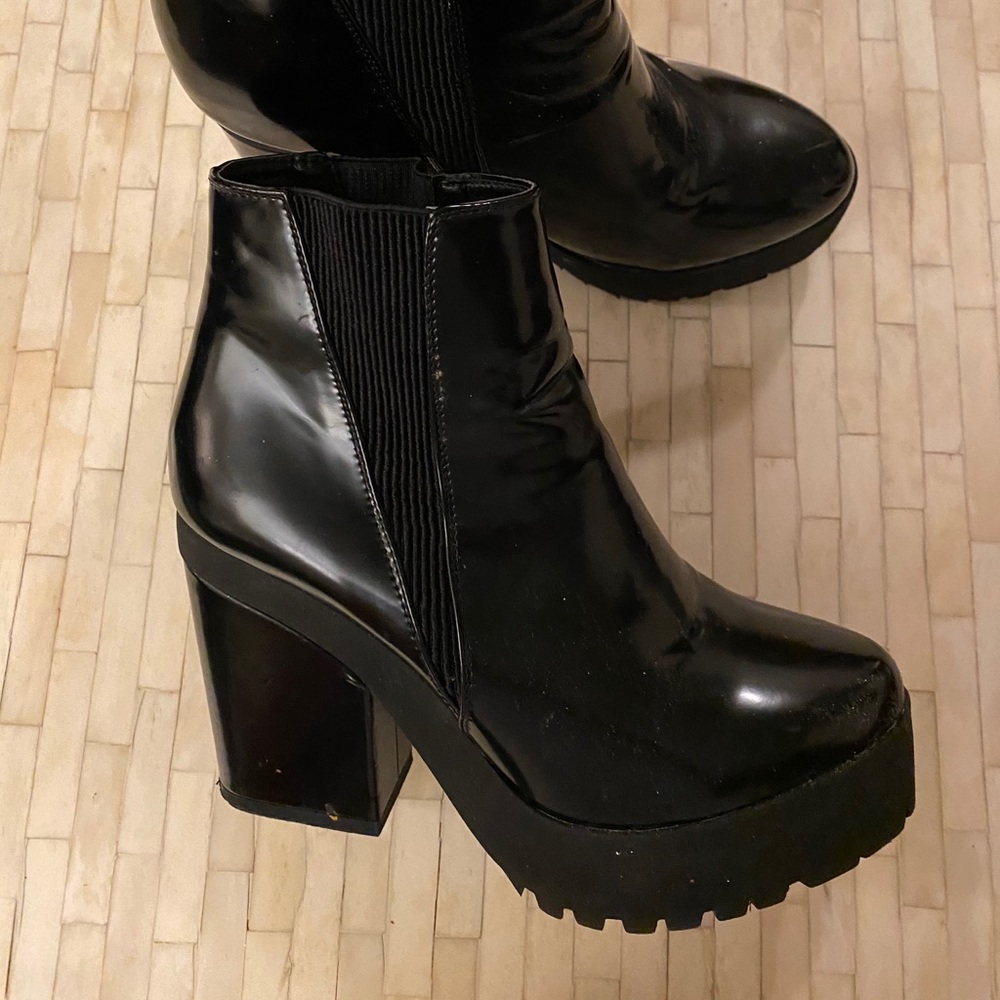 Black patent leather platform boots, size 7
